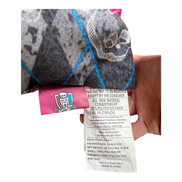 2013 Mattel Monster High Pillow and 16 Party Cups - Picture 6 of 9